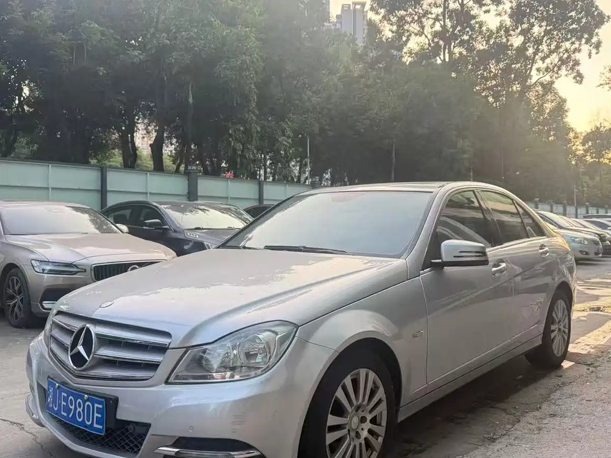 صورة 1 - Mercedes-Benz C-Class