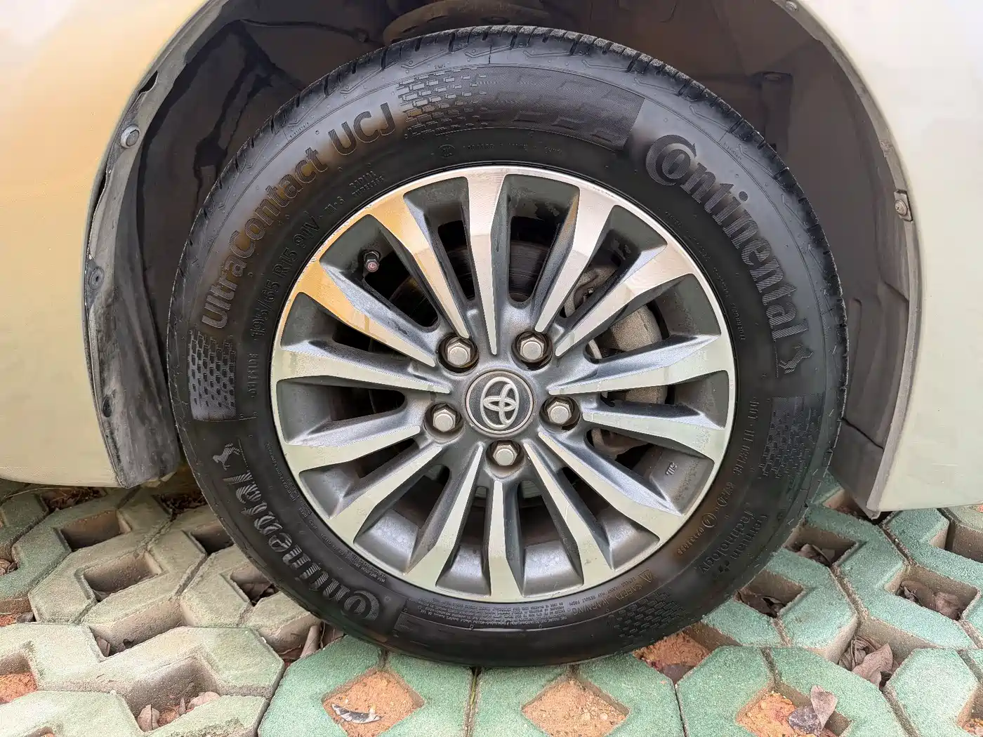 Toyota Corolla 2017 Facelift 1.2T S-CVT GL фото 16