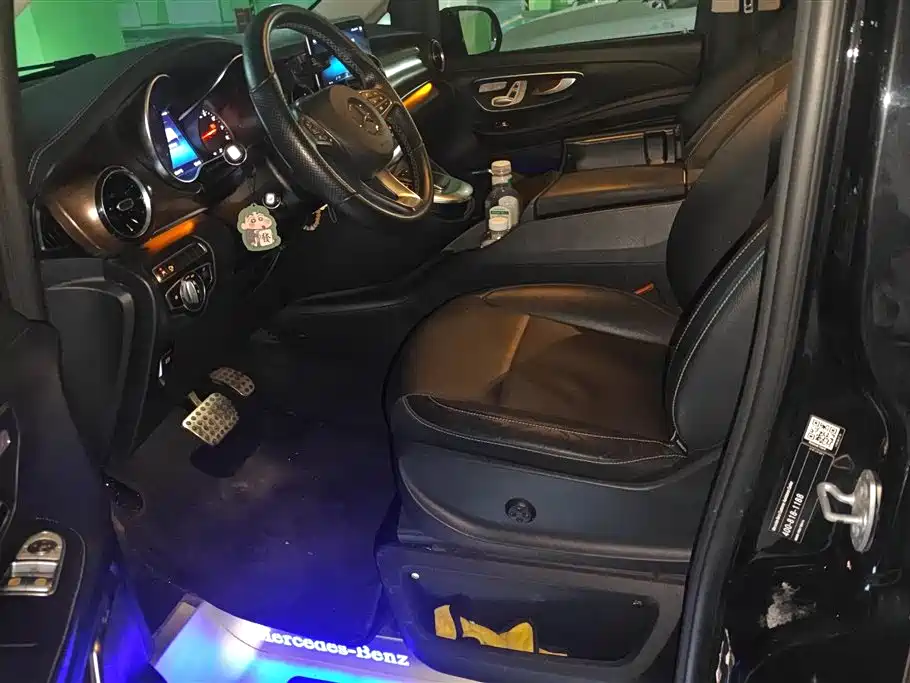 MERCEDES-BENZ V CLASS