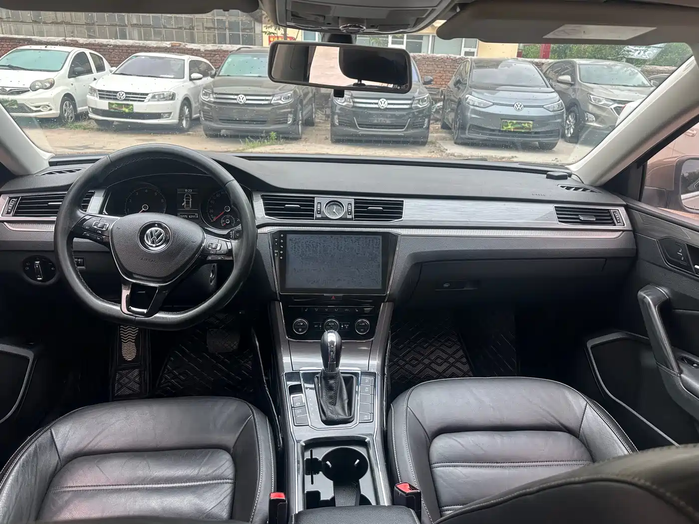 Volkswagen Passat 2016 280TSI DSG Honor Edition фото 8