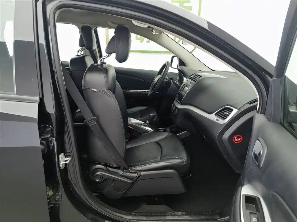 Fiat Freemont 2012 2.4L Comfort Edition фото 23