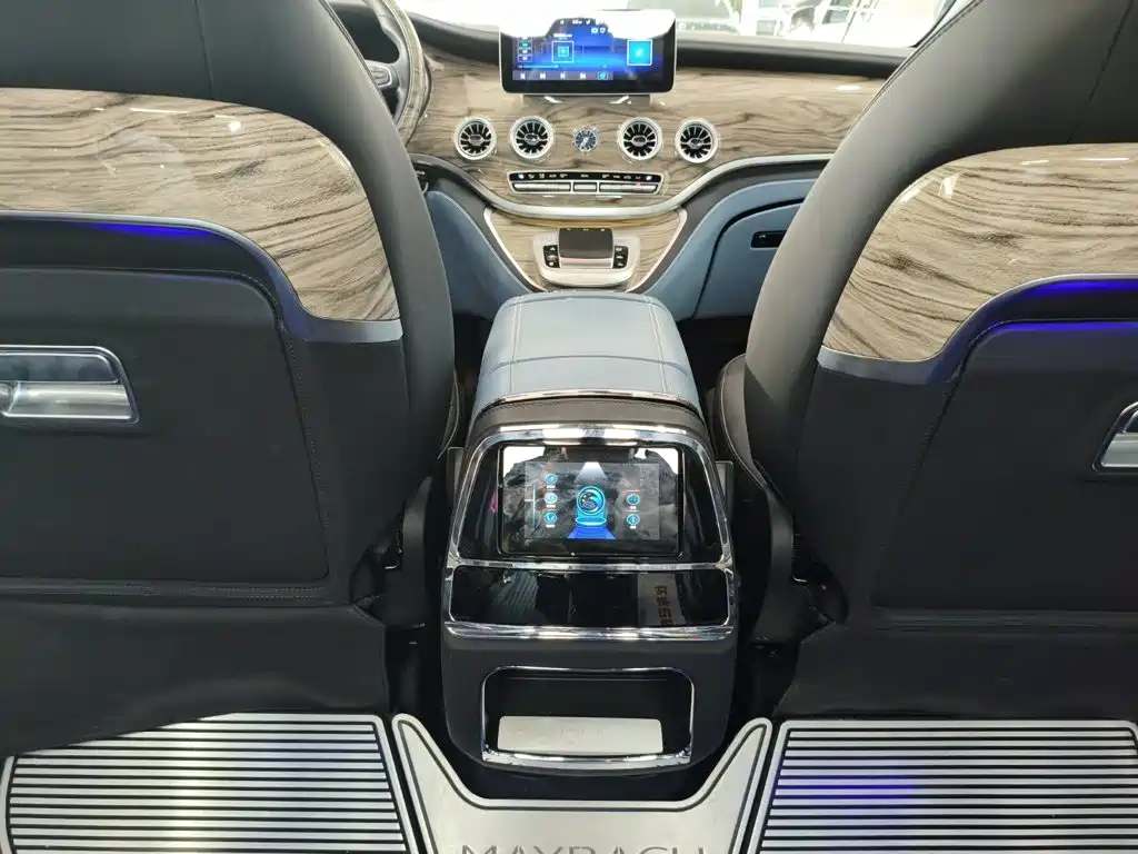 Mercedes-Benz Vito 2026 2023 2.0T Elite 8-Seater