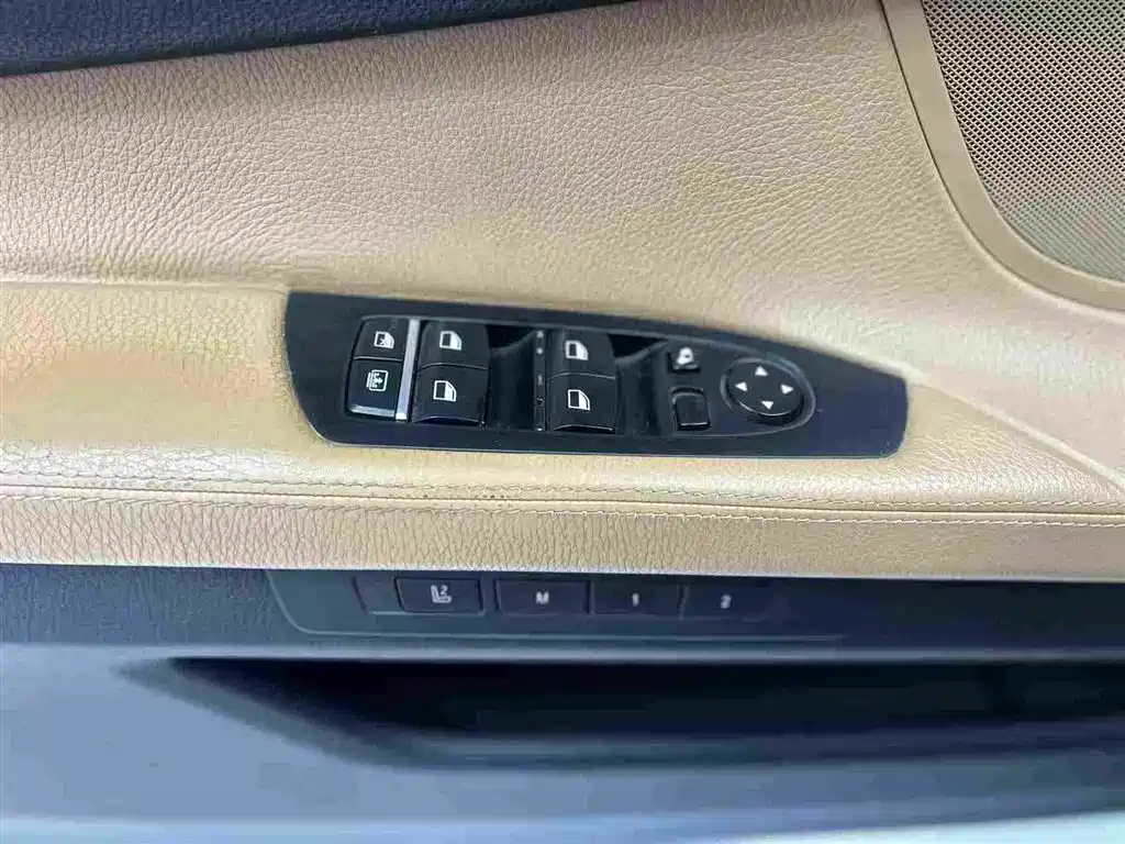 BMW 7 Series 2011 730Li Elegance фото 16