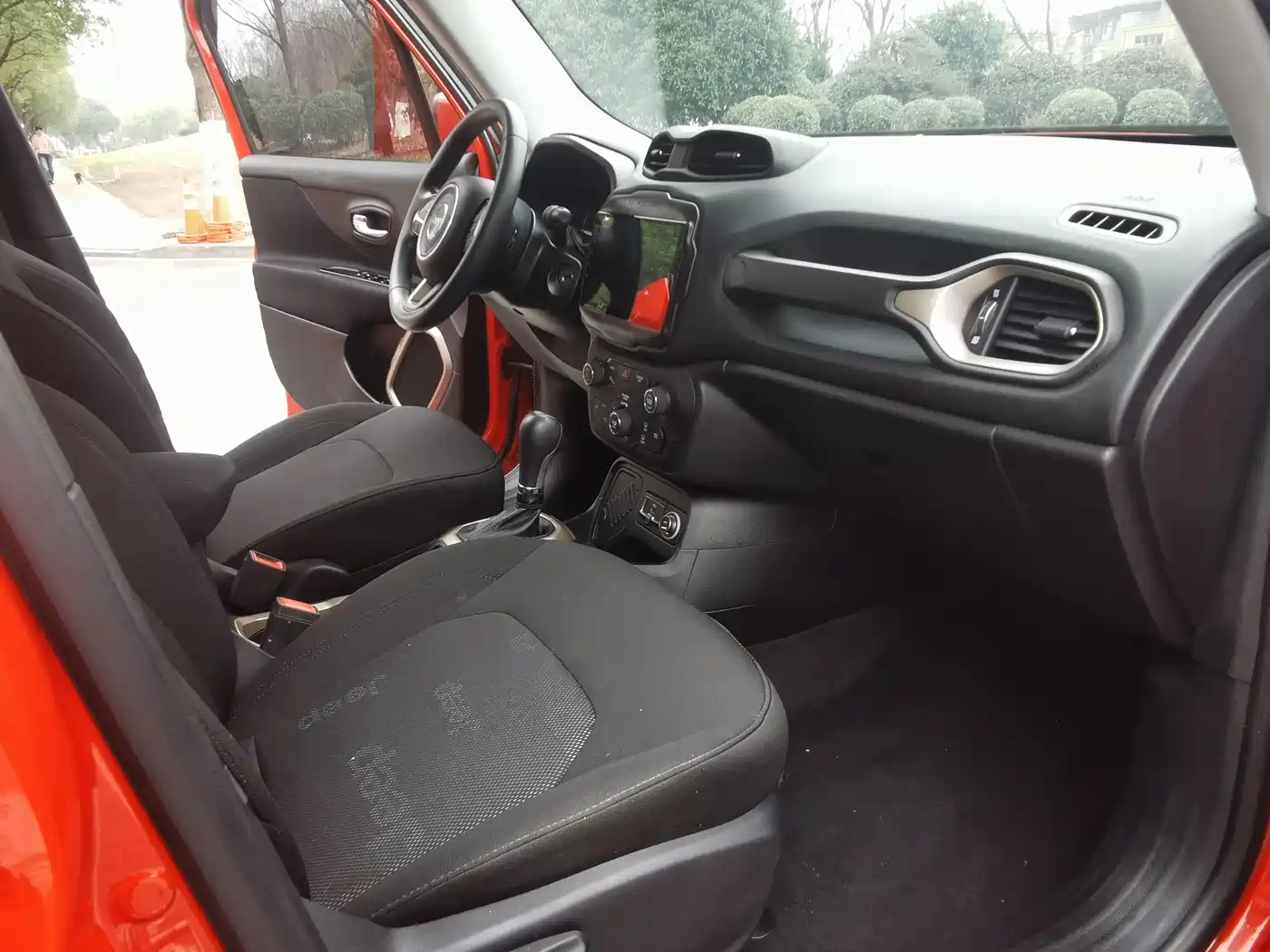 Jeep Renegade 2019 2018 Connected Large Screen Edition 180T Automatic High Energy