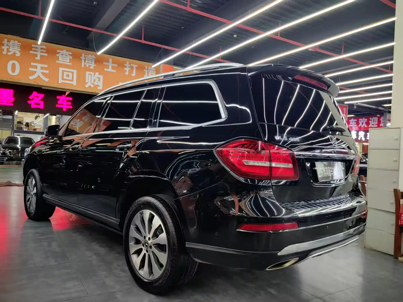 Mercedes-Benz GLS 2018 GLS 400 4MATIC Luxury фото 15