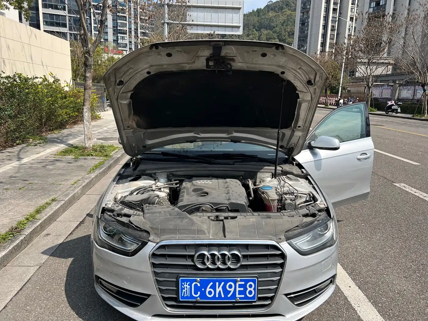 Audi A4L 2013 35 TFSI Automatic Comfort фото 32