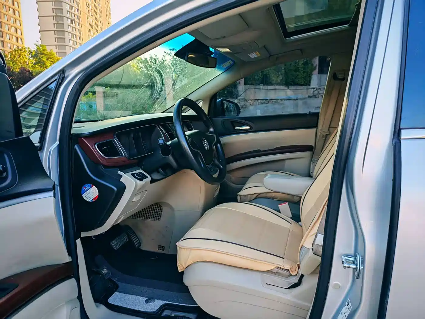 Фото 8 - Buick GL8