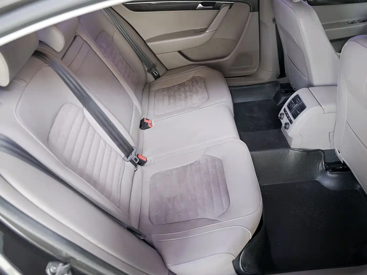 Volkswagen Magotan 2013 2.0TSI Premium фото 16