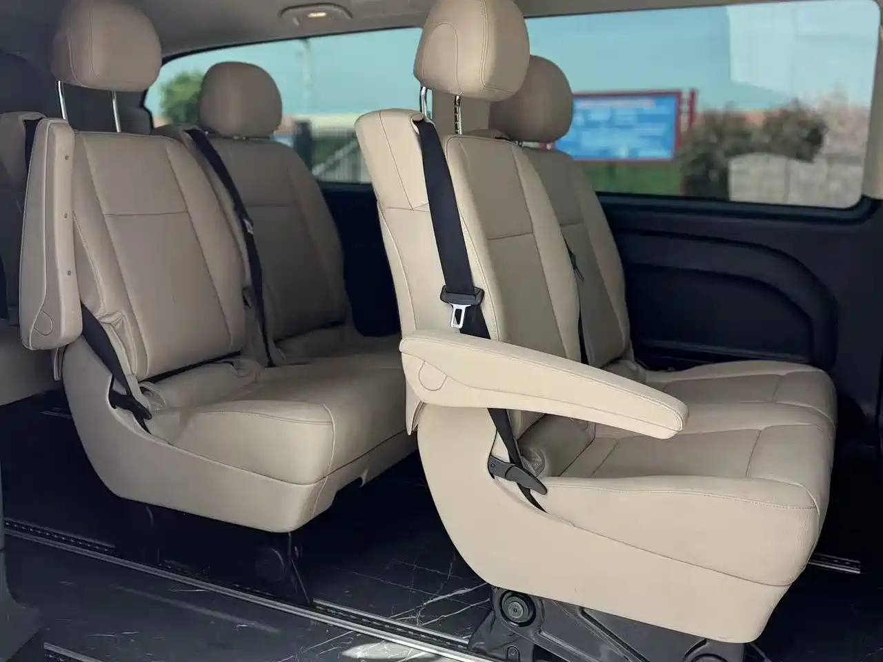 Mercedes-Benz Vito 2023 2.0T Elite 9-Seater фото 6