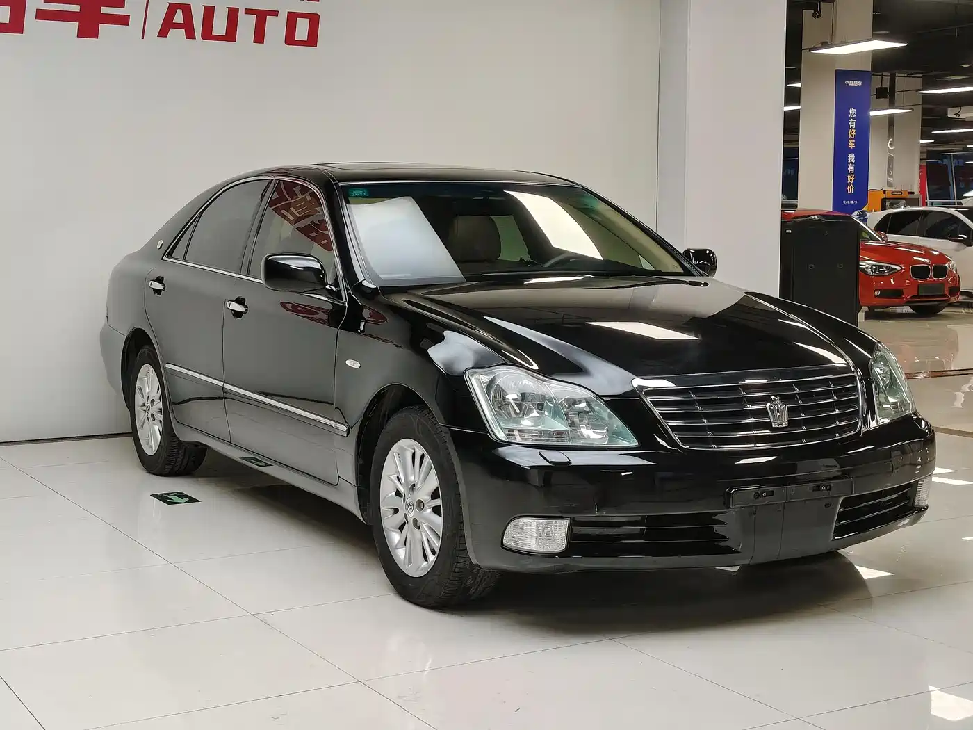Toyota Crown 2005 Model 3.0L Royal Saloon фото 3