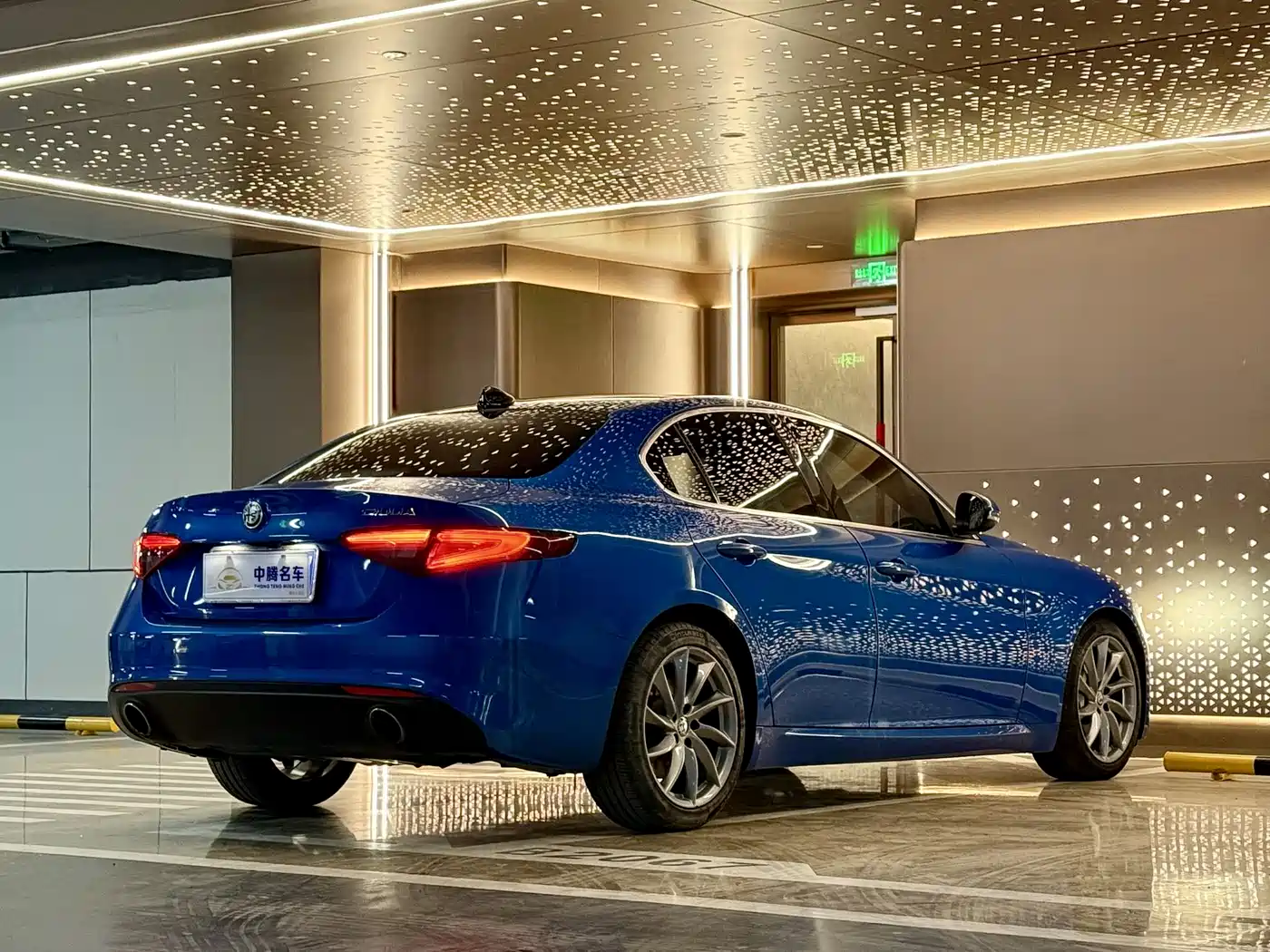 Alfa Romeo Giulia 2019 2017 2.0T 280HP Luxury Edition