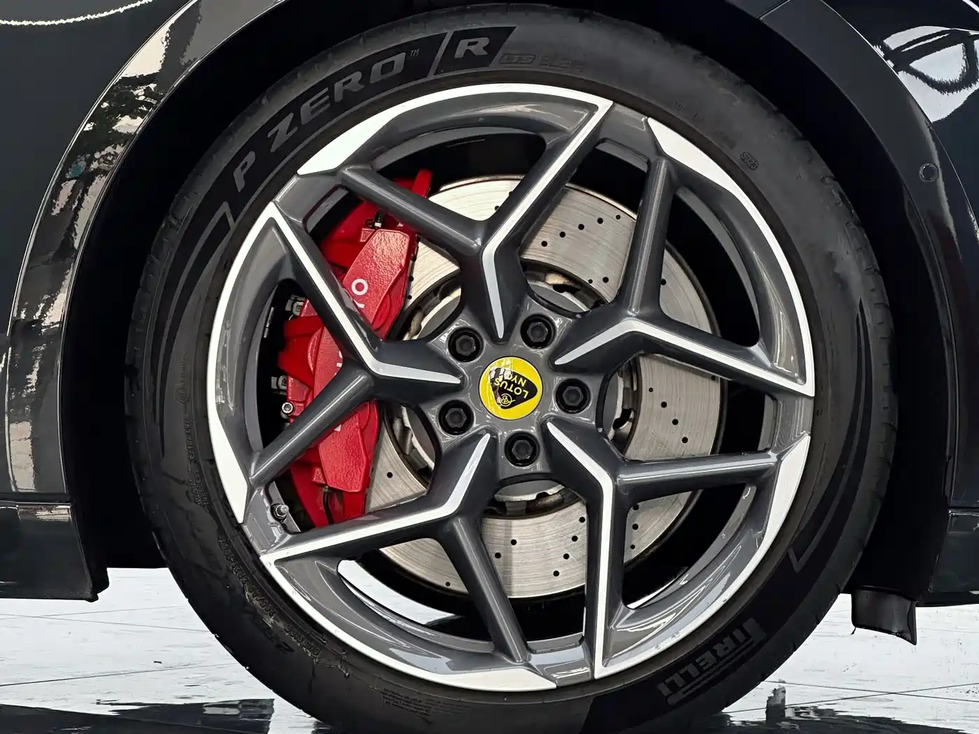 LOTUS SPORTS CAR EMEYA FLOWERS