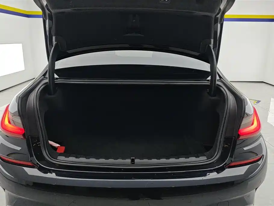BMW 3 Series 2022 Facelift 325Li xDrive M Sport Package фото 4