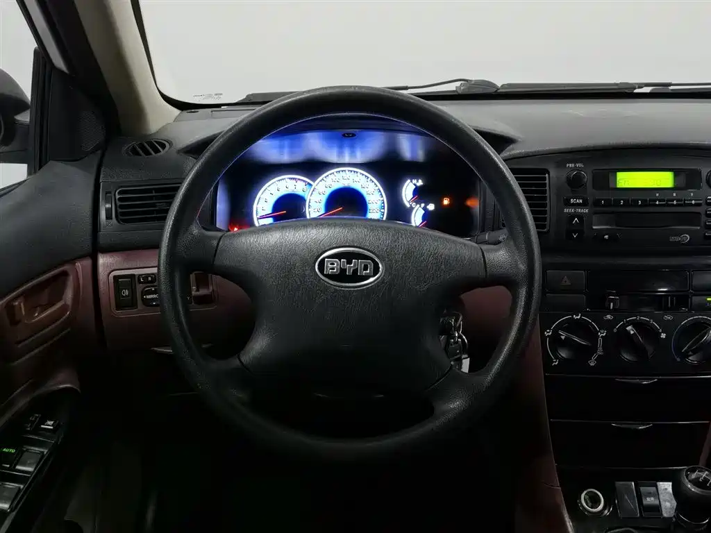 Фото 11 - BYD F3