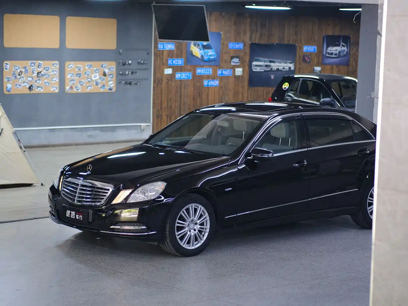 Mercedes-Benz E-Class 2012 E 200 L CGI Elegance фото 13