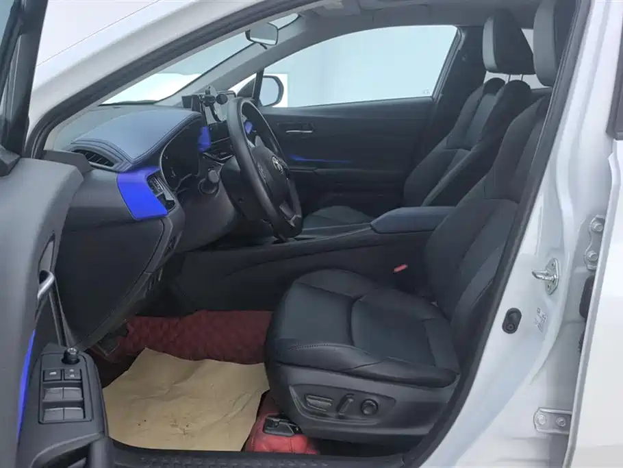 Toyota C-HR 2023 Model 2.0L Premium Edition фото 9