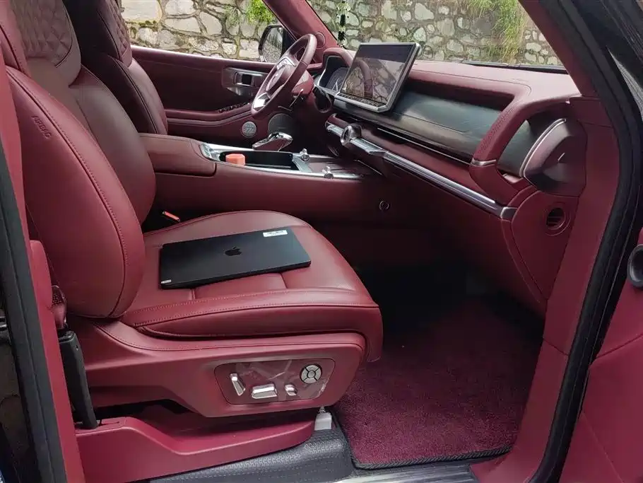 TANK TANK 700 NEW ENERGY