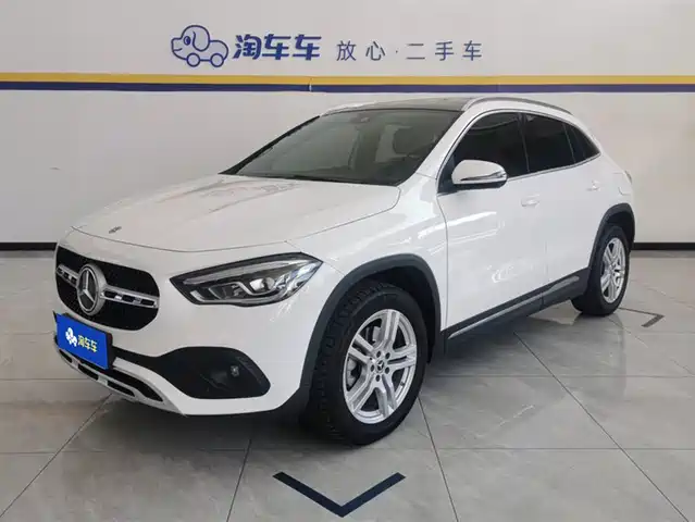 MERCEDES-BENZ GLA