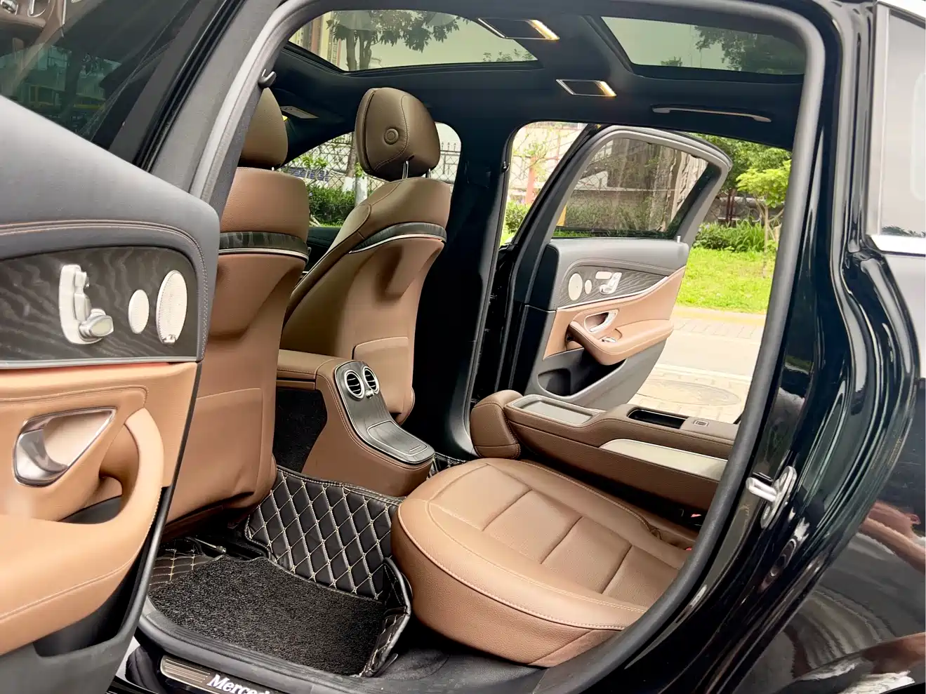 Mercedes-Benz E-Class 2022 Second Facelift E 300 L Sport Luxury фото 18