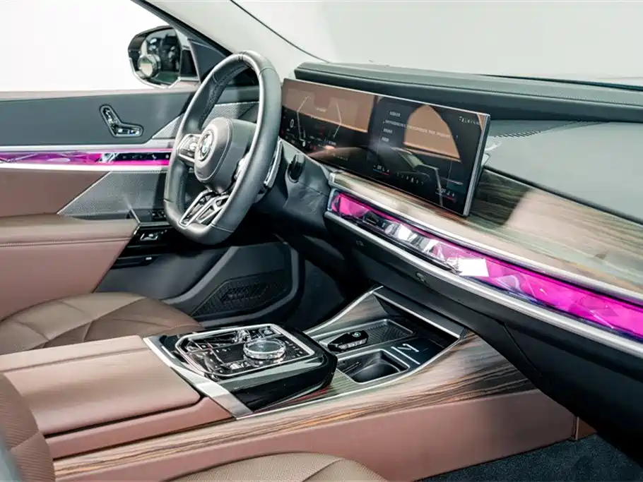 BMW 7 Series 2023 Model 735Li M Sport Package фото 19