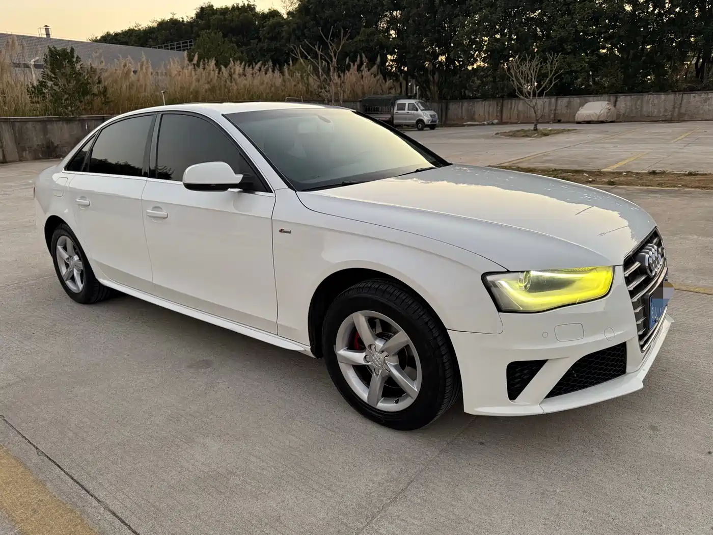 Audi A4L 2015 35 TFSI Auto Comfort фото 3