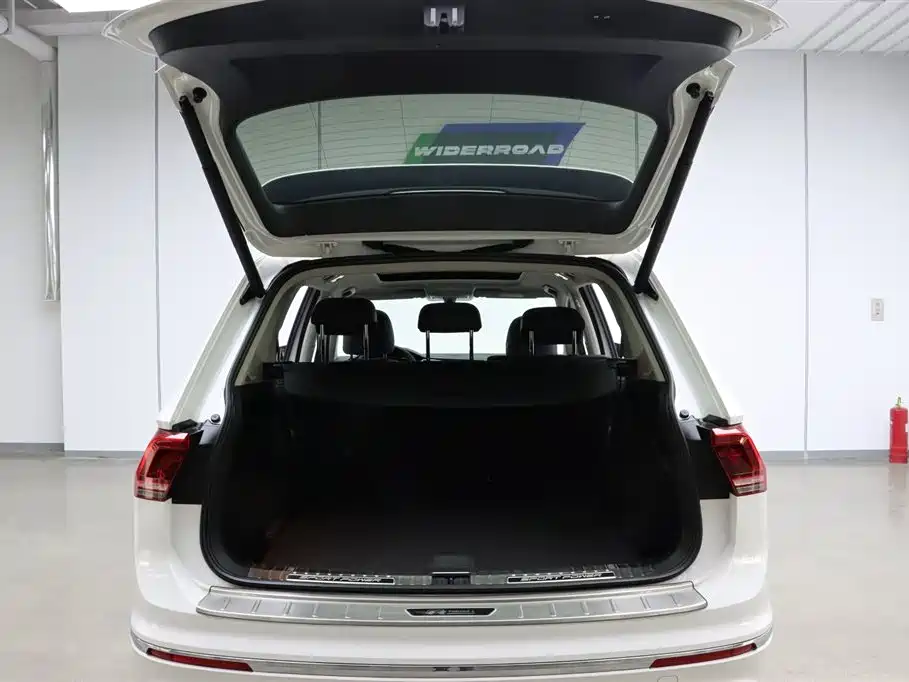Volkswagen Tiguan L 2019 330TSI Automatic 2WD R-Line Flagship Edition China VI фото 29