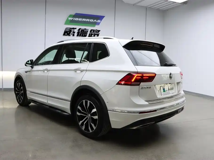 Volkswagen Tiguan L 2019 330TSI Automatic 2WD R-Line Flagship Edition China VI фото 6