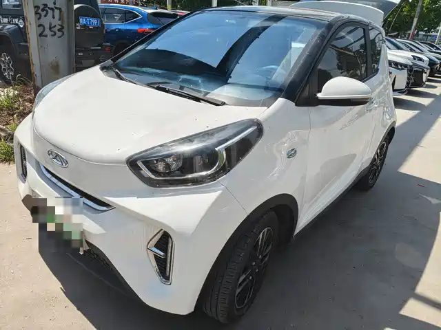 QQ New Energy Little Ant 2022 Facelift Sweet Edition Half Sugar LFP 30.7kWh 30kW 301km