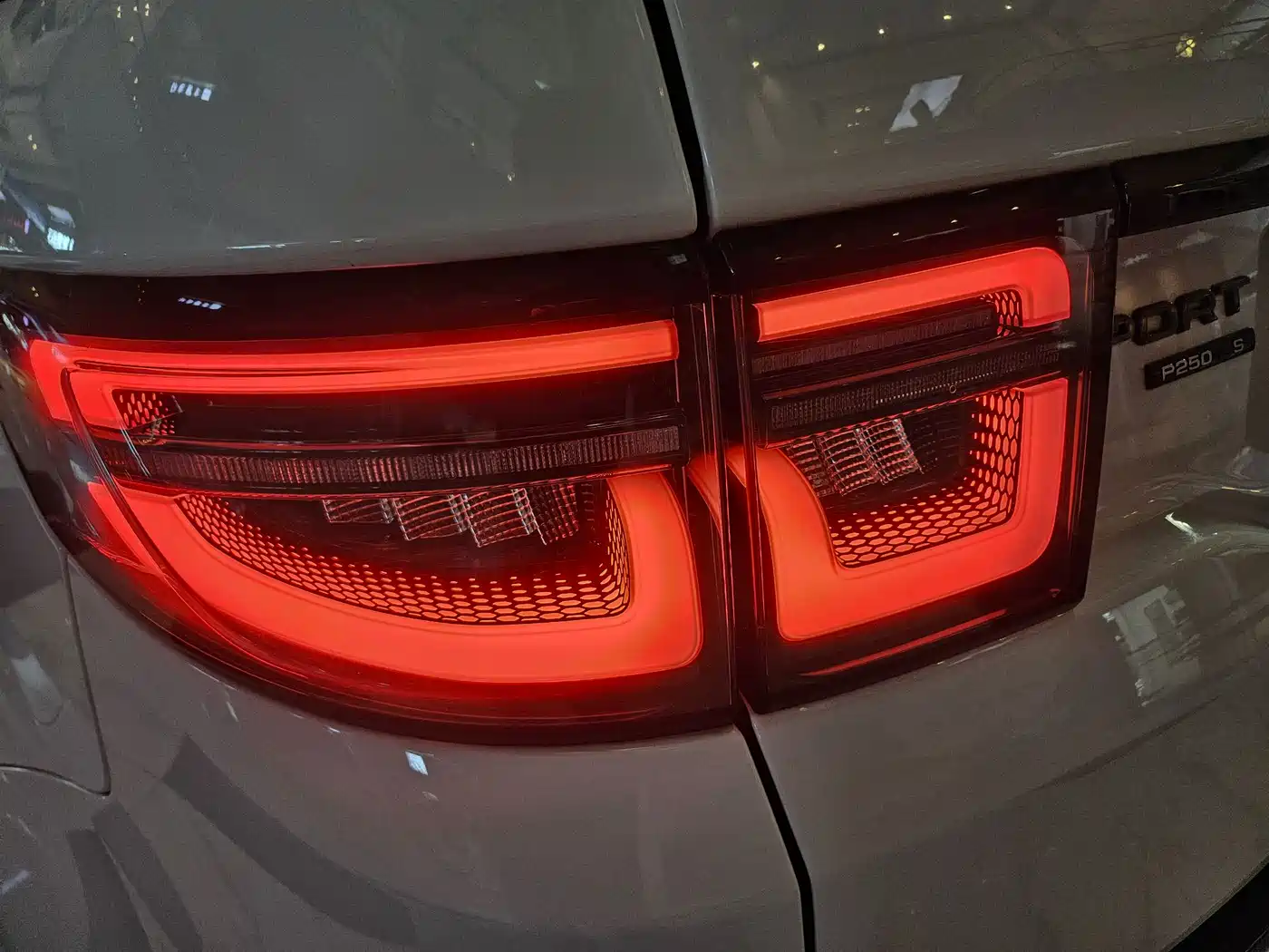 LAND ROVER DISCOVER SPORTS