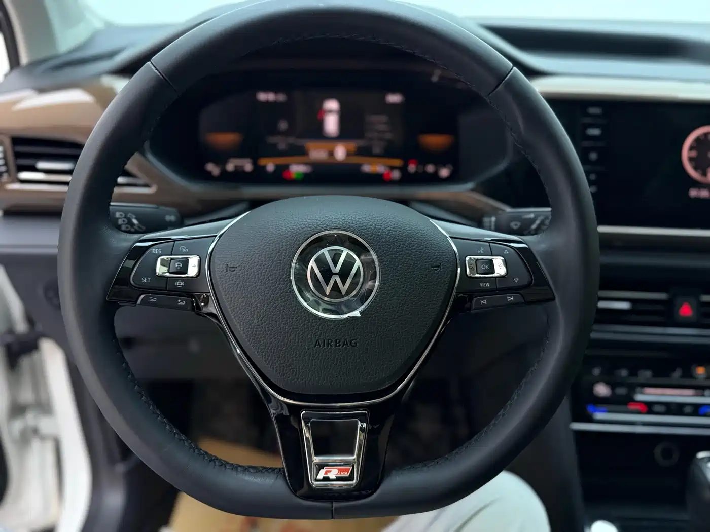 Volkswagen Tharu 2022 280TSI FWD Luxury Edition фото 21