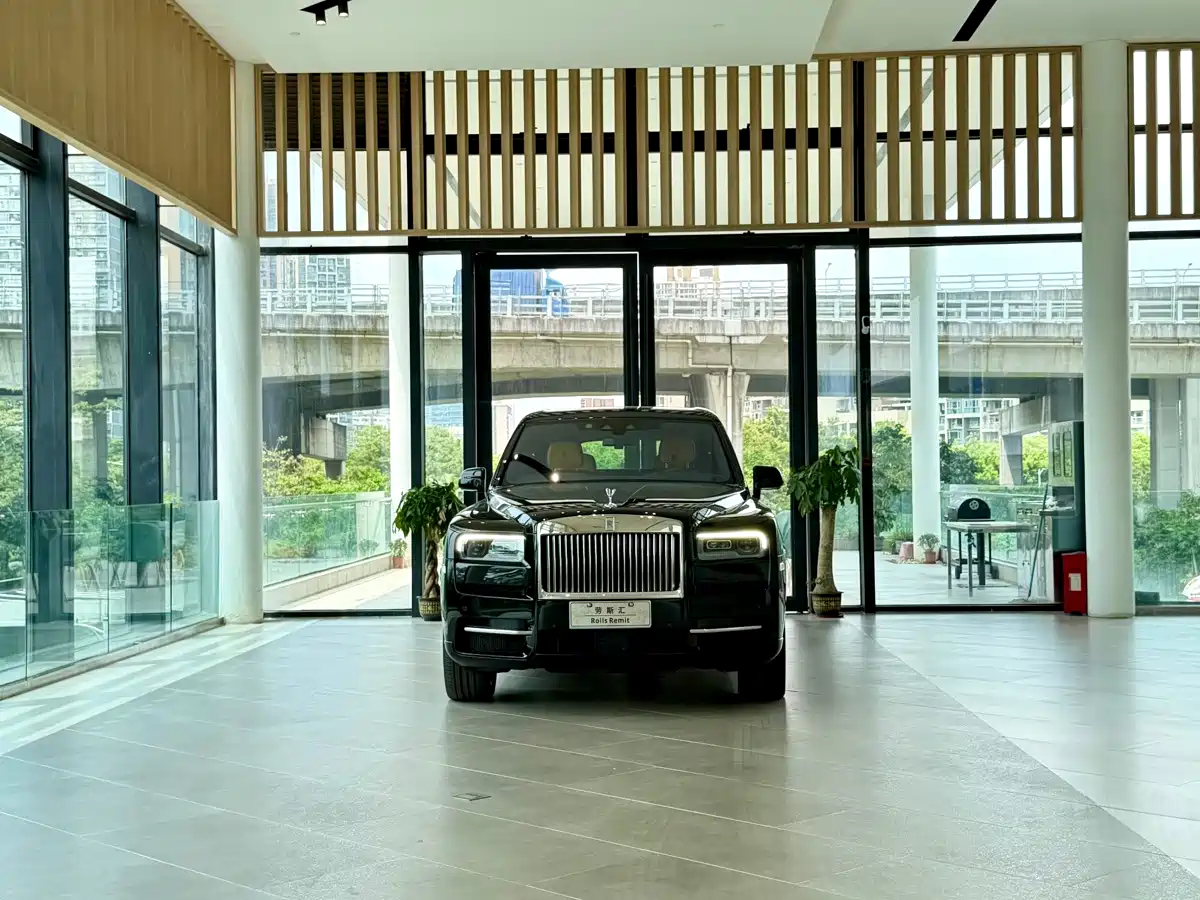 Rolls-Royce Cullinan 2023 2024 4-Seater