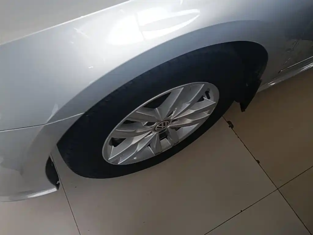 Volkswagen Passat 2016 330TSI DSG Honor Edition фото 23