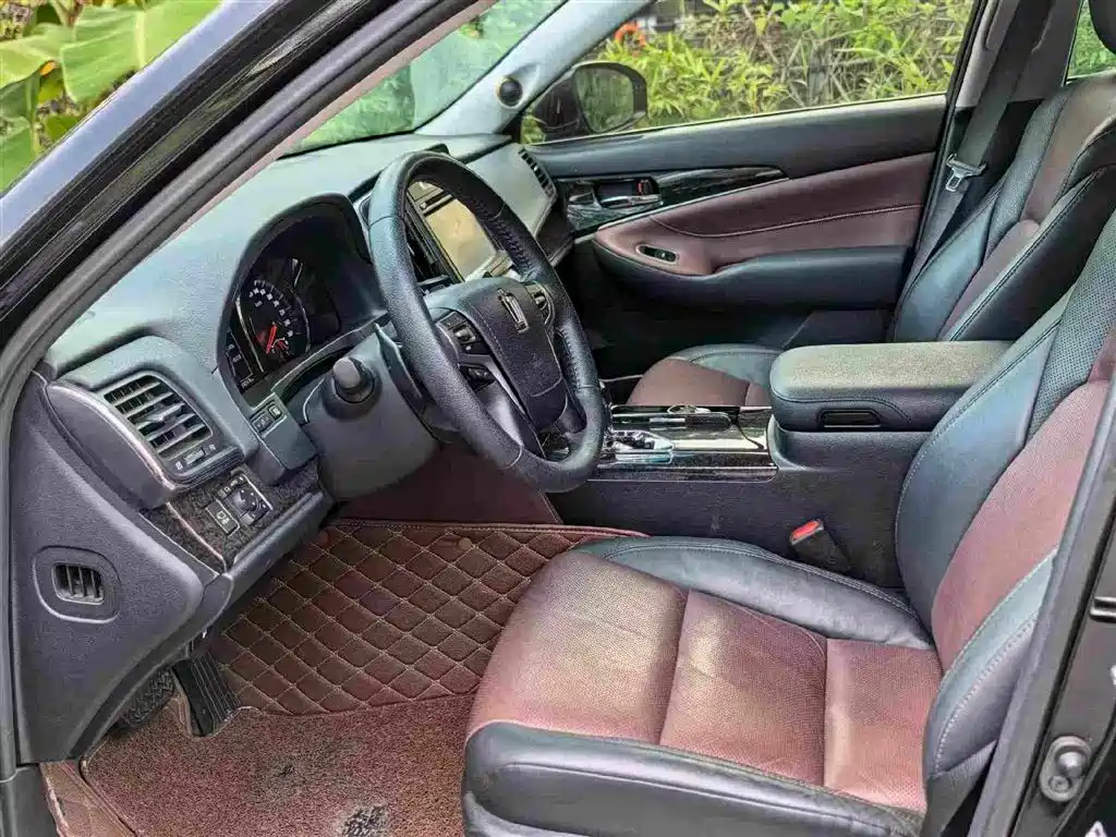 2019 Toyota Crown