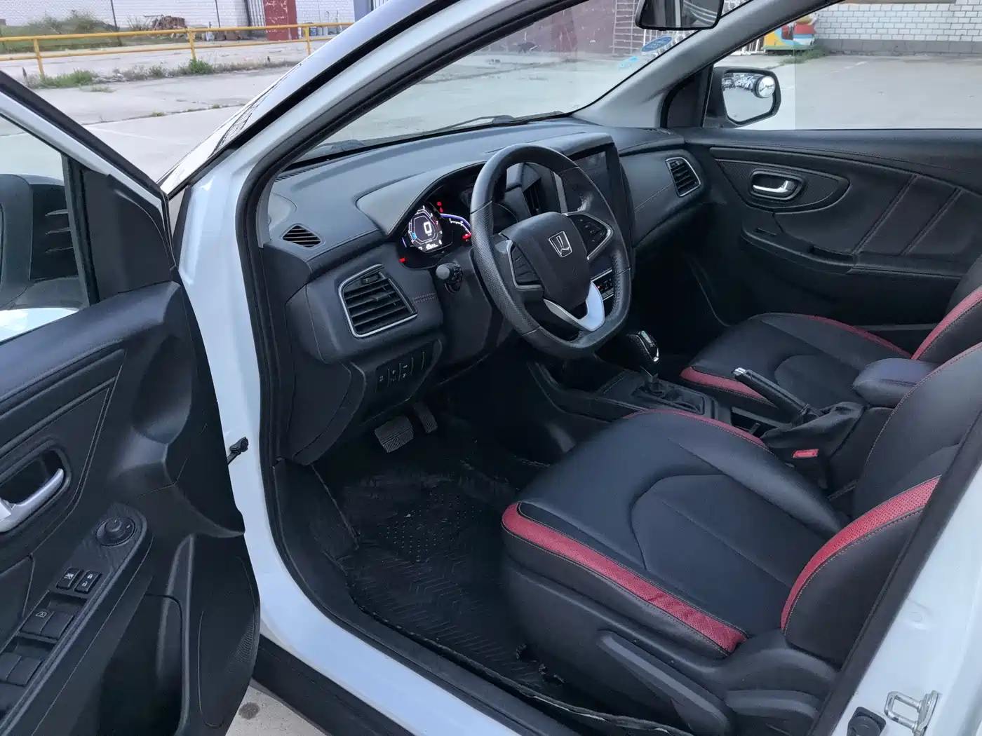 Luxgen U5 SUV 2018 2017 1.6L CVT Celebrity Edition