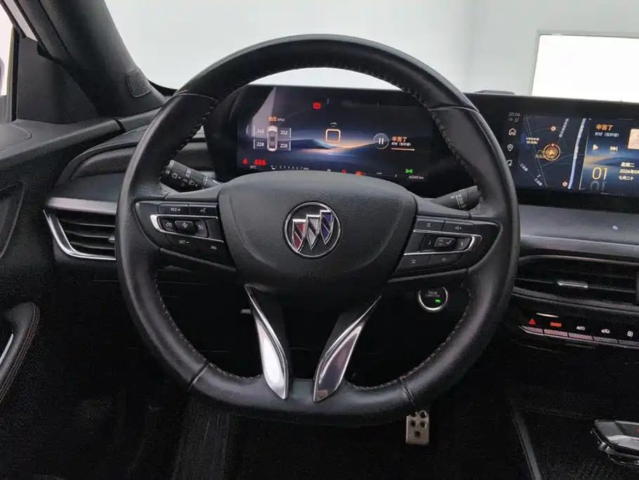 Фото 15 - Buick Verano