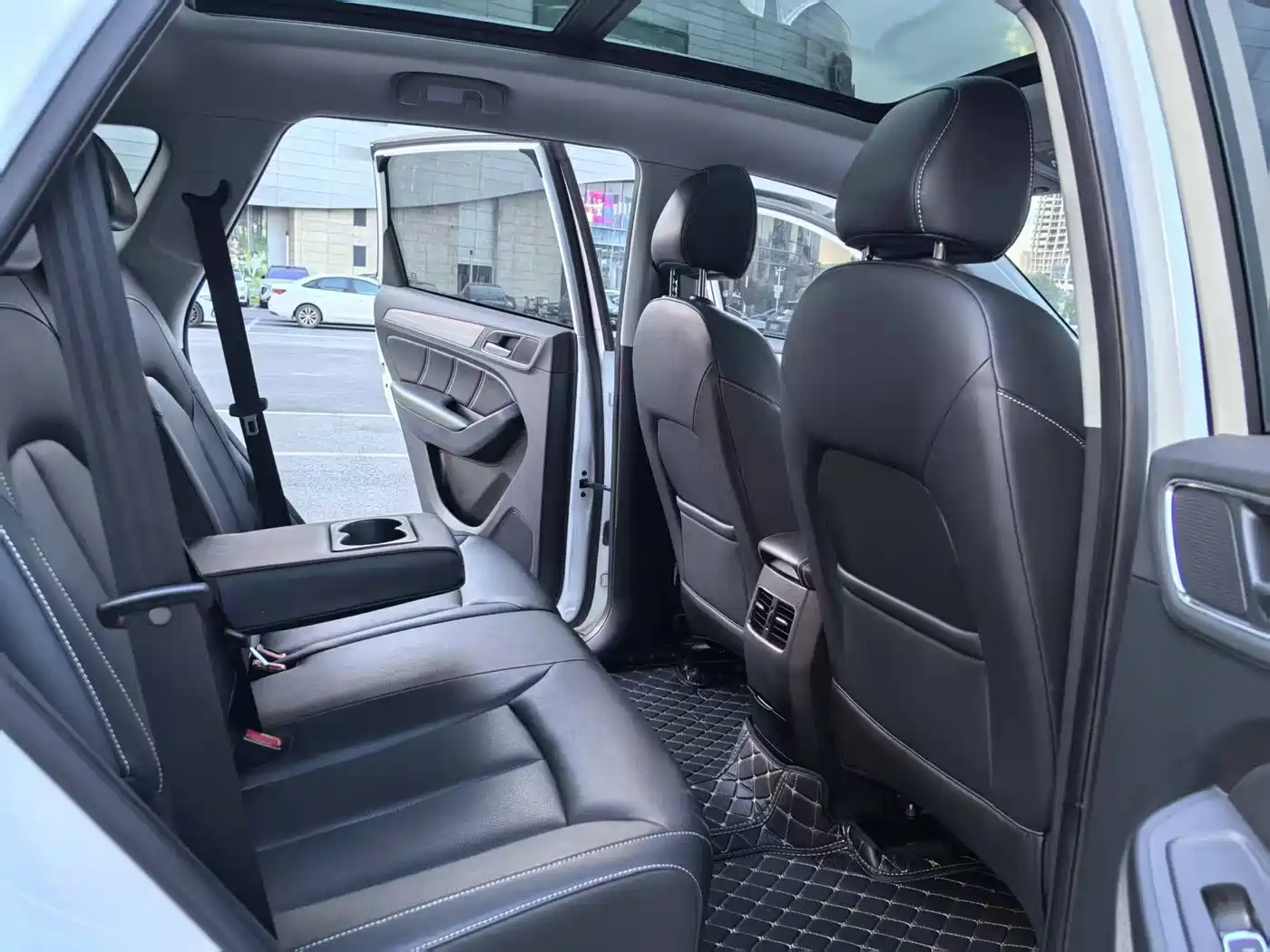 Photo 15 - Roewe RX5