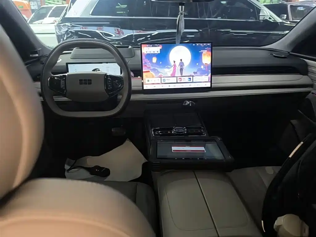 Geely Galaxy Galaxy Xingyao 8 2025 130km EM-P Starship Edition фото 10