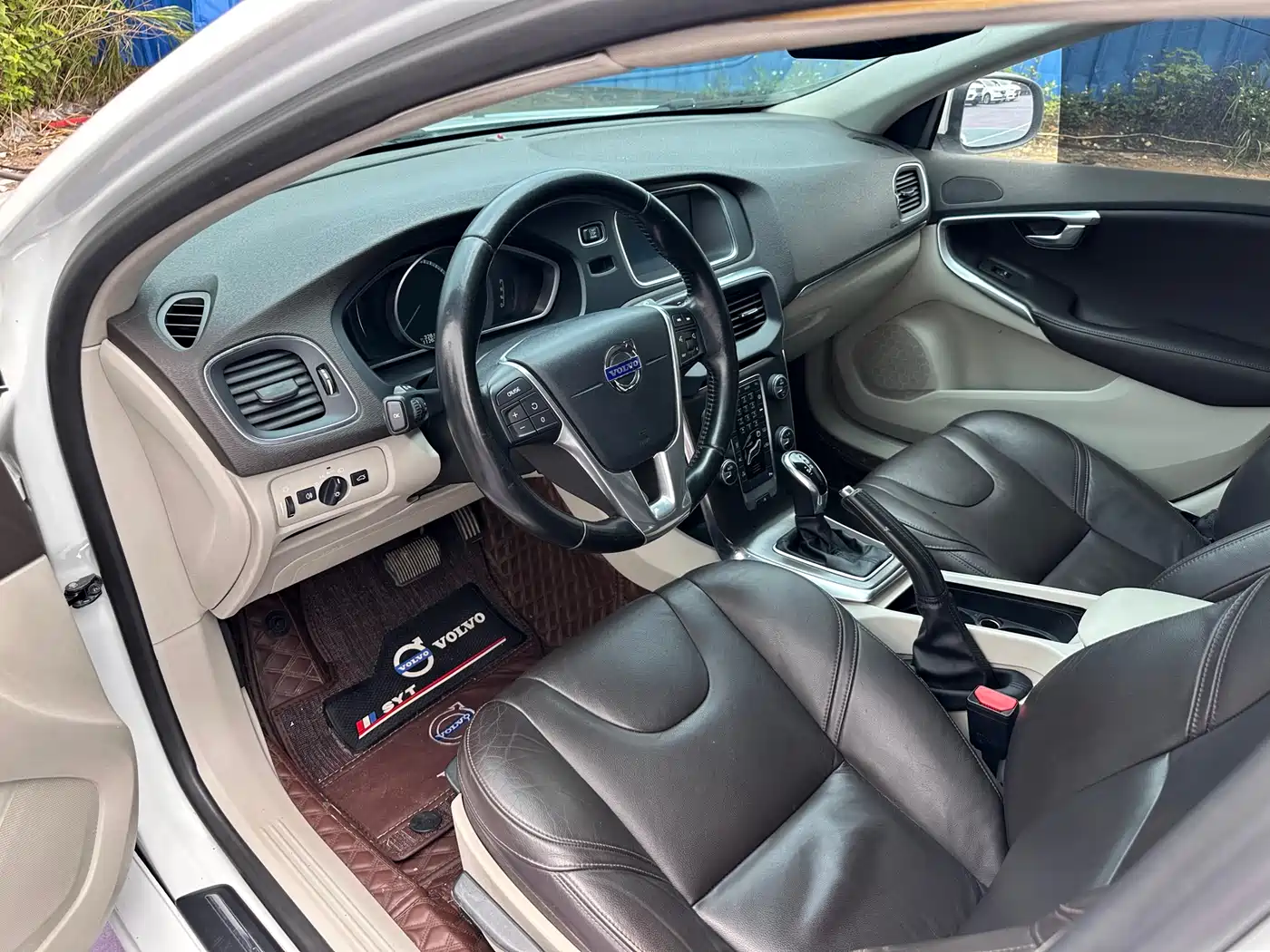 Фото 7 - Volvo V40