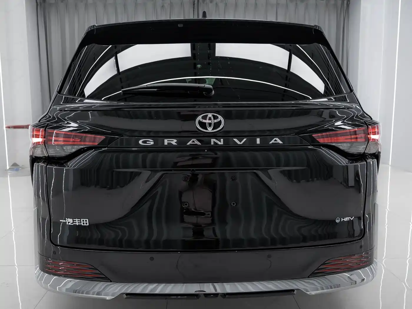 Toyota Sienna 2024 2.5L Hybrid Comfort Edition фото 4