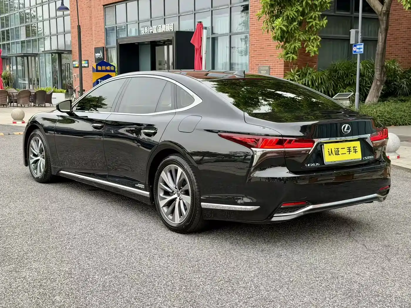 Lexus LS 2020 500h Excellence (China VI) фото 3