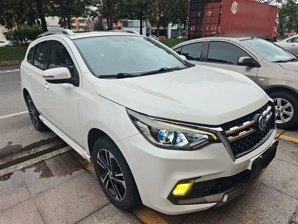 2018 Venucia T70
