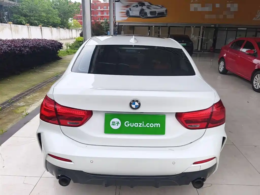 BMW 1 Series 2021 125i M Sport Black Night Edition фото 6