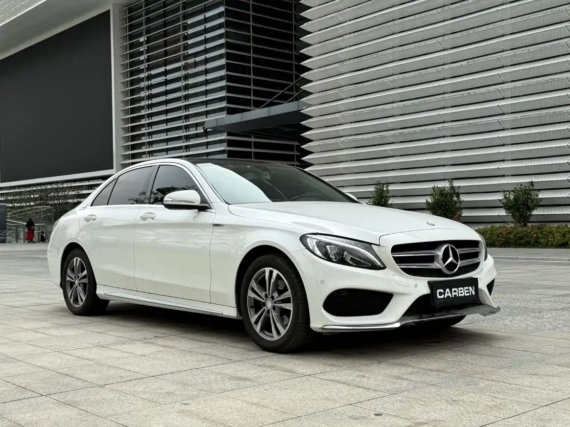 Photo 3 - Mercedes-Benz C-Class