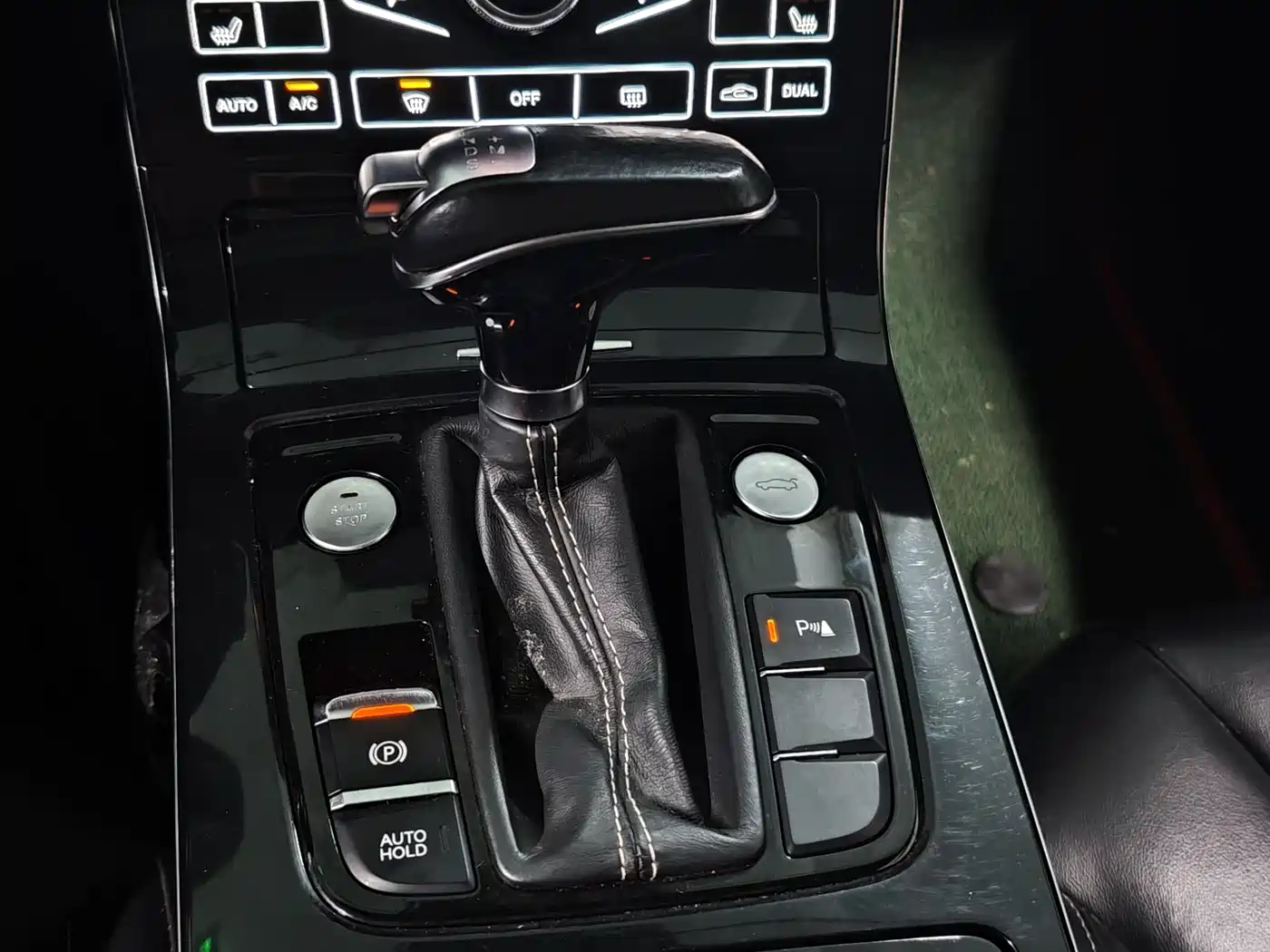 Hongqi H5 2018 30TD Smart Connect Rhythmic Edition фото 14