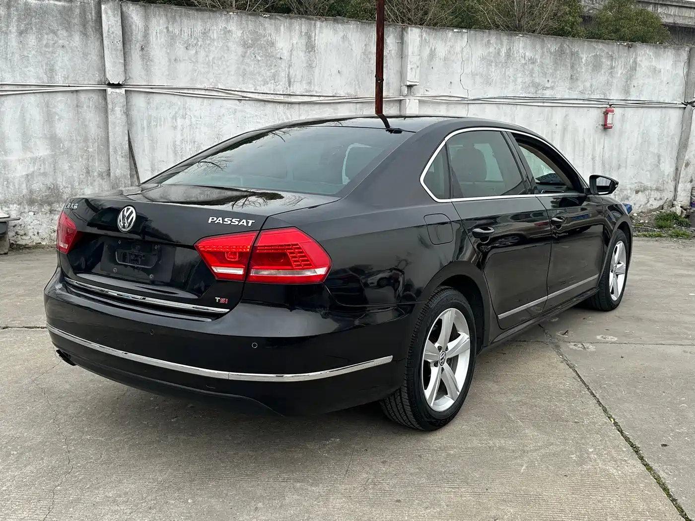 Volkswagen Passat 2011 1.8TSI DSG Royal Edition фото 9