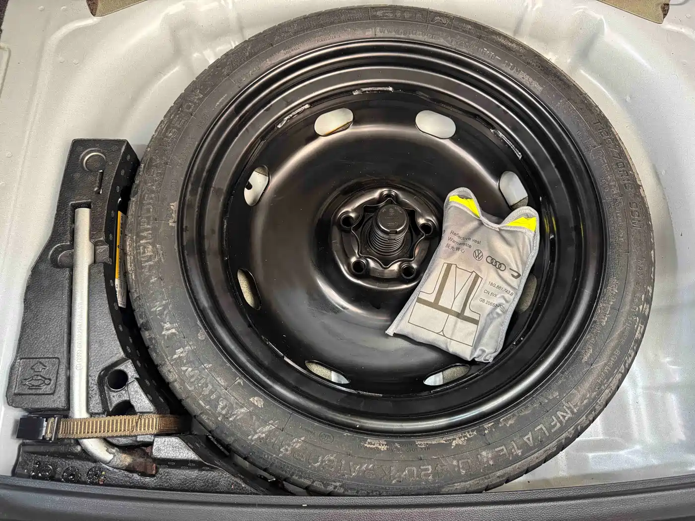 Volkswagen T-ROC 2021 280TSI DSG 2WD Comfort Smart Connect Edition фото 20
