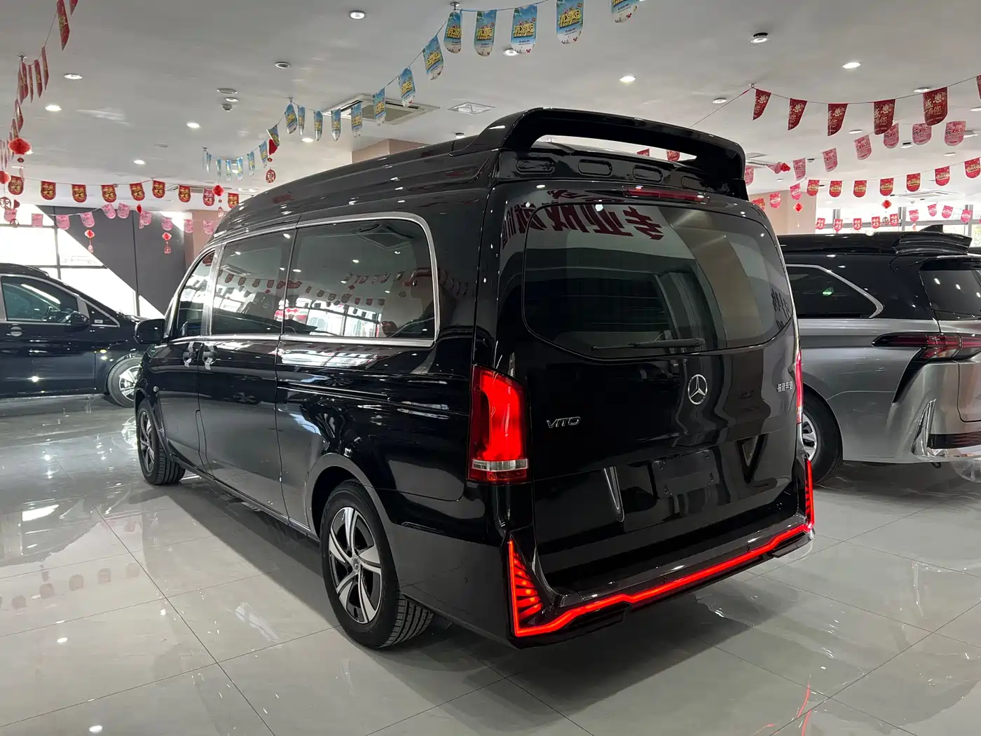 Mercedes-Benz Vito 2024 2.0T Business 7-Seater фото 18