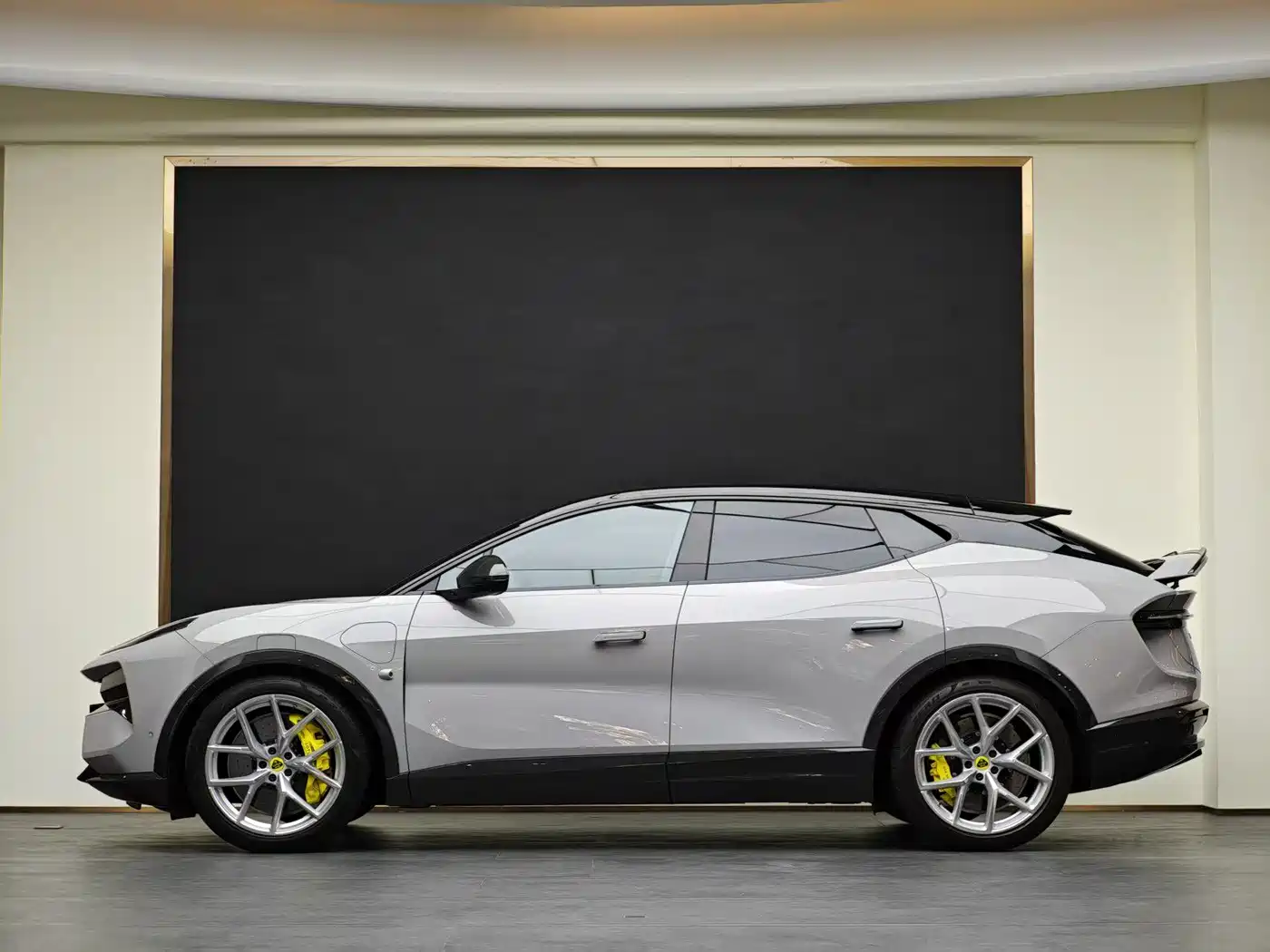Lotus Cars ELETRE 2023 ELETRE R+ фото 18