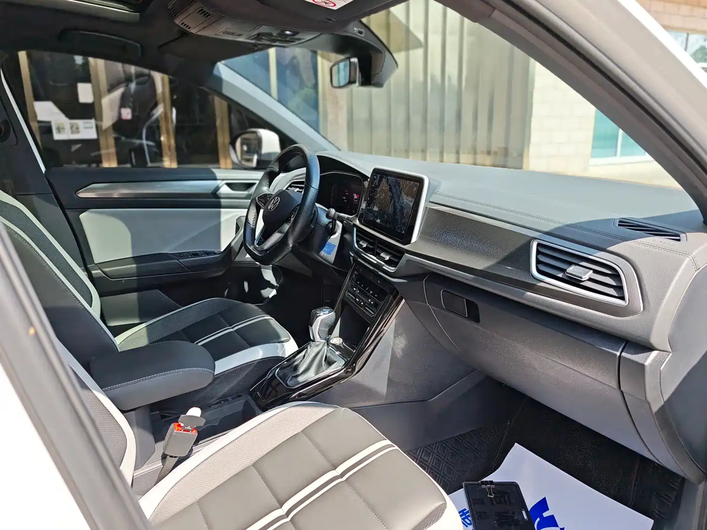 Volkswagen T-ROC 2024 300TSI DSG 2WD Morning Light Edition фото 5
