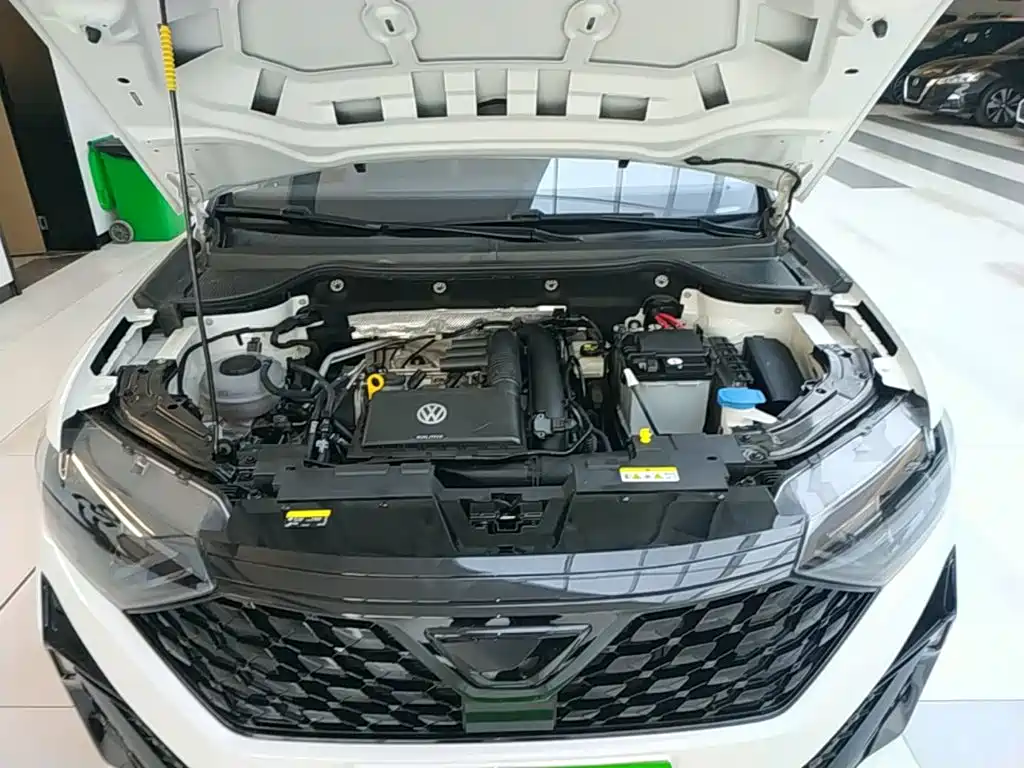 Photo 20 - Jetta VS5